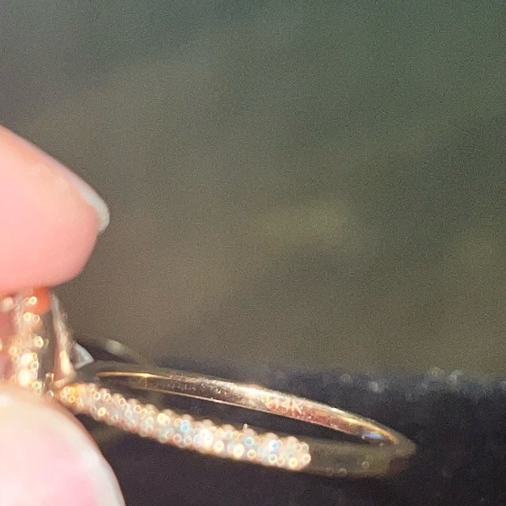 MORGANITE & DIAMOND ENGAGEMENT RINGS - Picture 2 of 4